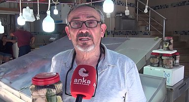 Sinop'ta 2 kiloluk kavanozlardaki lakerda bin 200 liradan satılıyor