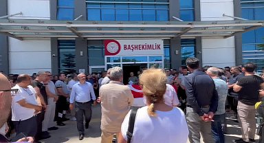 Sinop’ta kazada hayatını kaybeden Dr. Sena Sakin için Sinop Atatürk Devlet Hastanesi önünde tören düzenlendi