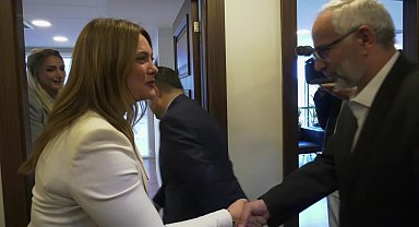 Siyasi partilerde bayramlaşma... CHP'den İYİ Parti'ye : ''Ortak akılda birlikte yol almamız gereken çok konu var. Aynı yoldayız''