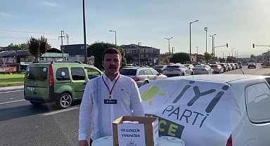 Tatil dönüşü trafikte mahsur kalan yurttaşların yardımına İYİ Gençlik yetişti