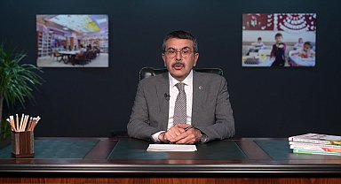 Tekin, öğretmenlere seslendi: ''Yeni eğitim öğretim yılına 1, 5 ve 9. sınıflarda sorumlulukları bulunan öğretmenlerimiz yeni müfredatlarının uygulanışını kavramış biçimde, eksiksiz girecekler