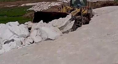 Van Büyükşehir Belediyesi haziran ayında karla mücadele çalışmalarını sürdürüyor