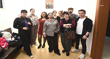 Yenimahalle Gençlik Merkezi’nin hazırladığı “Seni Çok Seviyorum” oyunu ikinci kez sanatseverlerle buluştu