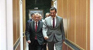 Yunusemre Belediye Başkanı Balaban, Manisa Büyükşehir Belediye Başkanı Zeyrek'i ağırladı