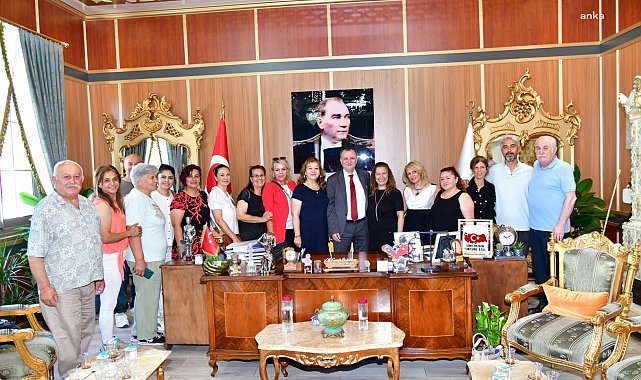 Yunusemre Belediye Başkanı Balaban vatandaşlarla bayramlaştı