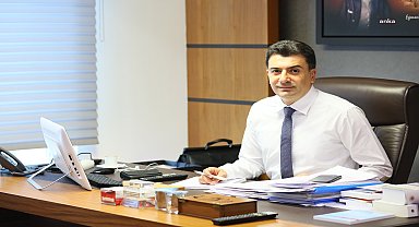 Zeynel Emre'den Bakan Tekin'e: Son 5 yılda okula gitmeyen kız öğrenci oranı nedir?