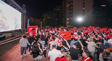 10 bin Eskişehirli, milli maç heyecanını Tepebaşı’nda yaşadı