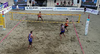 “25. Yıl Hopa Plaj Voleybolu Uluslararası Özel Turnuvası” tamamlandı