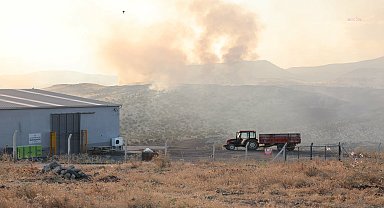 Adıyaman’da otluk alanda çıkan yangın ormanlık alana sıçradı; ekiplerin müdahalesi sürüyor