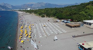 Antalya Büyükşehir Belediyesi’nin Konyaaltı sahilindeki ikinci halk plajı hizmette