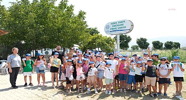 Aydın Büyükşehir’in öğrencileri, derslerini Yerel Tarım Ürünleri Proje Sahası’nda işledi