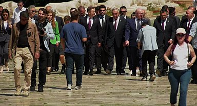 Balıkesir Büyükşehir Belediye Başkanı Ahmet Akın, Anıtkabir'i ziyaret etti