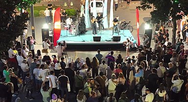 Balıkesir Büyükşehir'in düzenlediği konserler renkli görüntülere sahne oldu