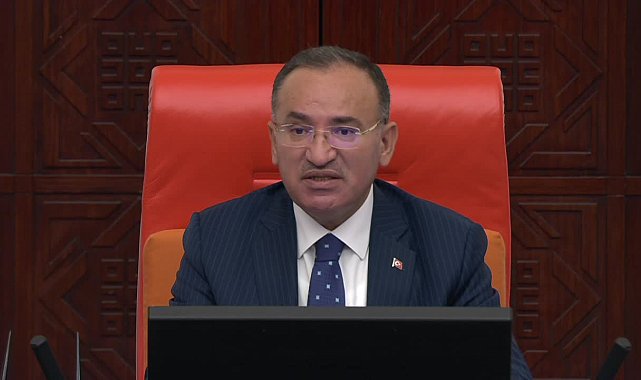 Başarır: