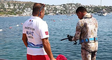 Bodrum Belediyesi’nden Türkbükü’nde deniz dibi temizliği 