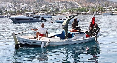 Bodrum Gündoğan’da deniz dibi temizliği
