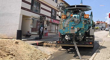 Bozüyük Belediyesi, yağmur suyu hatlarını yeniliyor