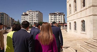 CHP'li Çelik, Sivas’ta: “4 Eylül’de tüzük kurultayımızı başlatarak partiyi nasıl daha genç hâle getirebiliriz, kadınların temsilini nasıl güçlendirebiliriz, konuşacağız”