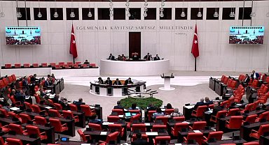 CHP’li Müzeyyen Şevkin: “Beş uçakla yurtdışına gidip itibardan tasarruf etmeyenler, iş emekliye gelince mi tasarrufa gidiyorlar”