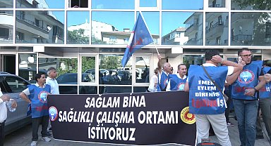 CHP'li Özçağdaş ve sendika temsilcileri, depreme dayanıksız MEB binası önünden seslendi: