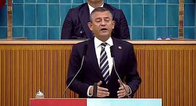 CHP TBMM grup toplantısı... Özgür Özel: "Biz milleti yük görmeyiz. Küfeyi taşıyamayanlar, çıkarın. Biz taşıyacağız"