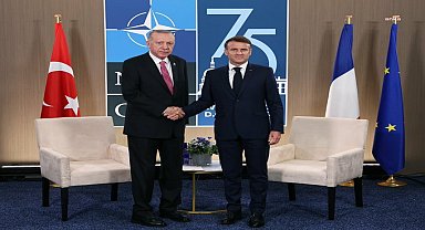Cumhurbaşkanı Erdoğan, NATO Zirvesi'nde Macron ve Stermer ile görüştü