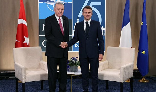 Cumhurbaşkanı Erdoğan, NATO Zirvesi'nde Macron ve Stermer ile görüştü