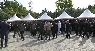 Cumhurbaşkanı Yardımcısı Yılmaz ve Bakan Yerlikaya, 15 Temmuz Şehitliği'nde anma törenine katıldı