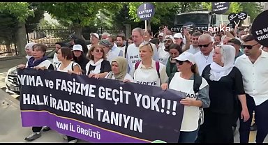 DEM Parti'nin kayyıma karşı 'İradeye Saygı Yürüyüşü'ne katılanlar Van'dan Hakkari'ye doğru yola çıktı