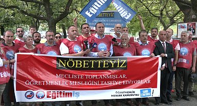 Eğitim-İş'ten TBMM önünde meslek nöbeti...
