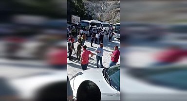 Elazığ Eti Krom Maden İşletmesi'nde çalışan 300 işçi, haklarını alamadıkları gerekçesiyle greve başladı