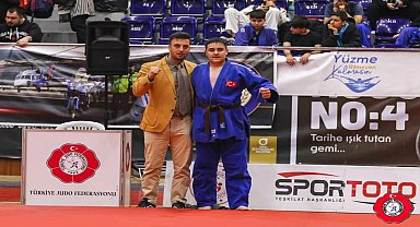 Eskişehirli milli sporcu Mehmet Yiğit Atmaca’ya milli davet