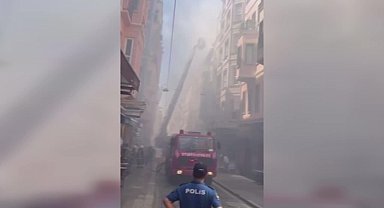 Galata'da apart otelde yangın