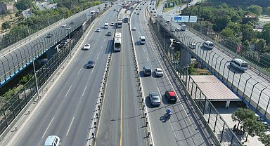 Haliç Köprüsü metrobüs yolu yenileniyor
