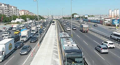 İstanbul'da metrobüs yolunda 90 gün yenileme çalışması yapılacak