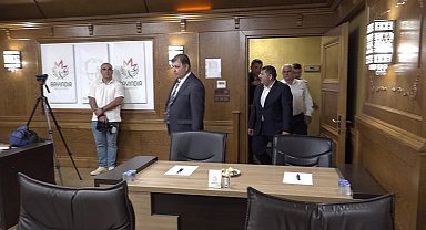 İzmir Büyükşehir Belediye Başkanı Tugay: Dayanışma içinde olacağız ama tasarrufu bırakmayacağız