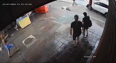 İzmir’de iki kişinin elektrik akımına kapılıp hayatını kaybettiği anların görüntüleri ortaya çıktı