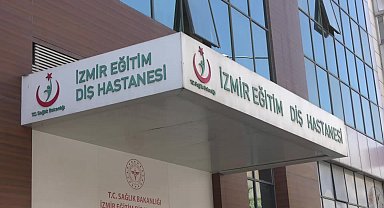 İzmir'de memurlardan zincirli protesto