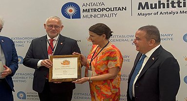 İzmir Foça’ya ‘‘Misafirperverlik, Farkındalık ve Eğitim Ödülü’’