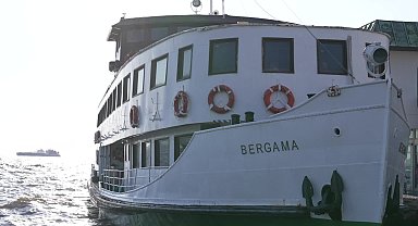 İzmir’in gün batımında Körfez turları başladı