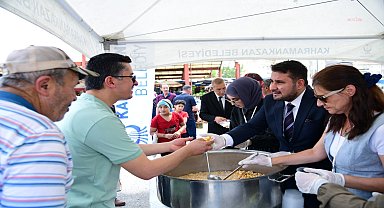 Kahramankazan Belediye Başkanı Çırpanoğlu, aşure dağıttı