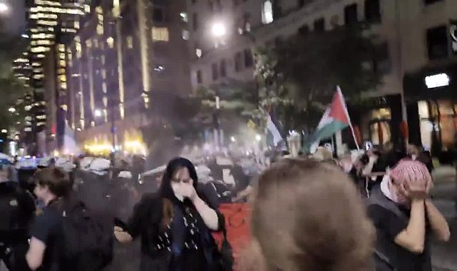 Kanada’da İsrail’i protesto eden öğrencilere polis engeli