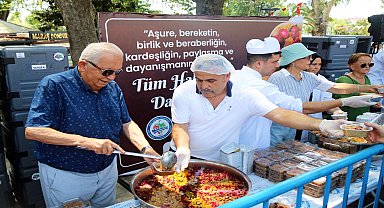 Karadeniz Ereğli Belediyesi, 3 bin kişiye aşure dağıttı
