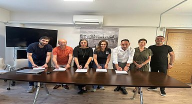 Karşıyaka’da toplu iş sözleşmesine imzalar atıldı