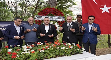 Kartal Belediyesi, eski Bakan Mehmet Moğultay'ı kabri başında andı