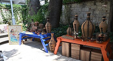 Kuşadası Belediyesi, iki sergiye ev sahipliği yapıyor