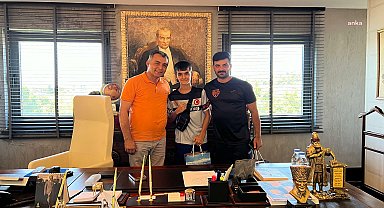 Manavgat Belediye Başkanı Kara’ya şampiyon sporcudan ziyaret