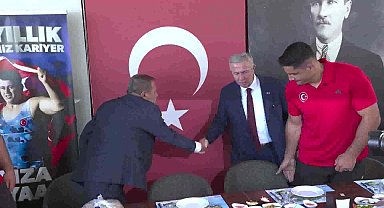 Mansur Yavaş, 2024 Paris Olimpiyatları'nda Türkiye'yi temsil edecek ASKİ sporcularıyla bir araya geldi
