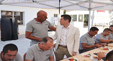 Marmaris Belediye Başkanı Ünlü, personelle kahvaltıda bir araya geldi