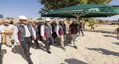 Mersin Büyükşehir Belediye Başkanı Seçer’den Silifke Sosyal Yaşam Merkezi inşaatında inceleme